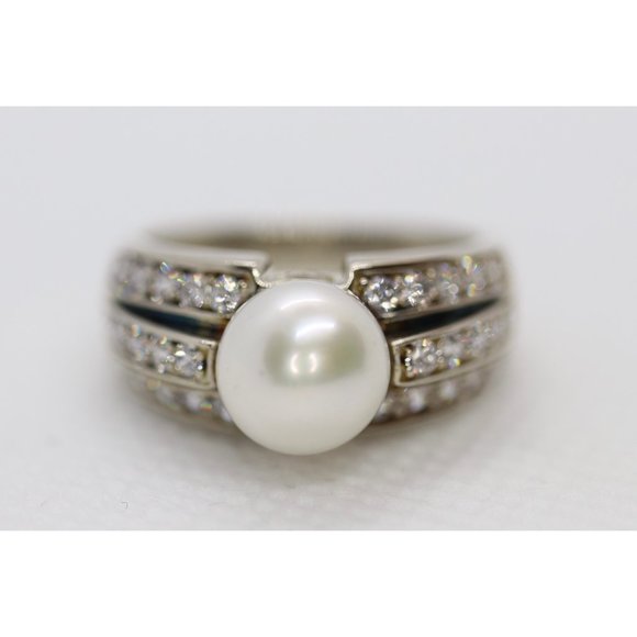 Sterling Silver Pearl and CZ accent ring - Picture 3 of 9